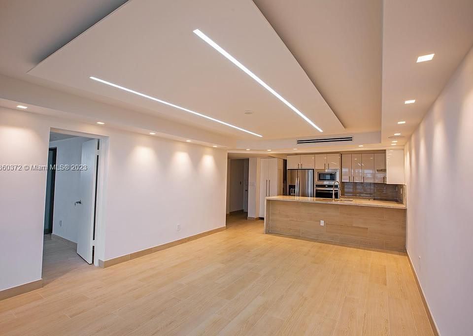 1st image of 1302 NE 191st St APT A114