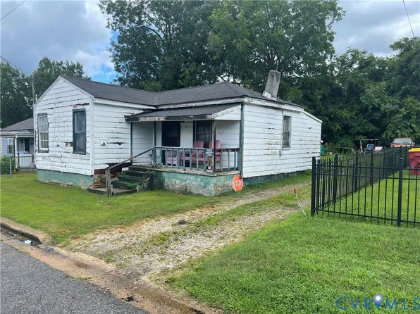 1232 Commerce St, Petersburg, VA 23803