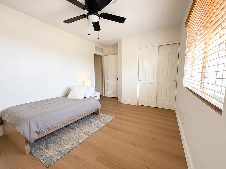 9541 W Frank Ave — Photo 12