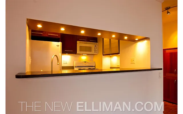 Rented by Douglas Elliman | media 19
