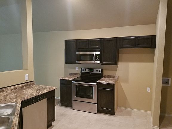3rd image of 1131 Walnut Hill Ln