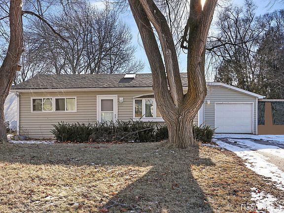 2nd image of 281 Bridgewood Dr