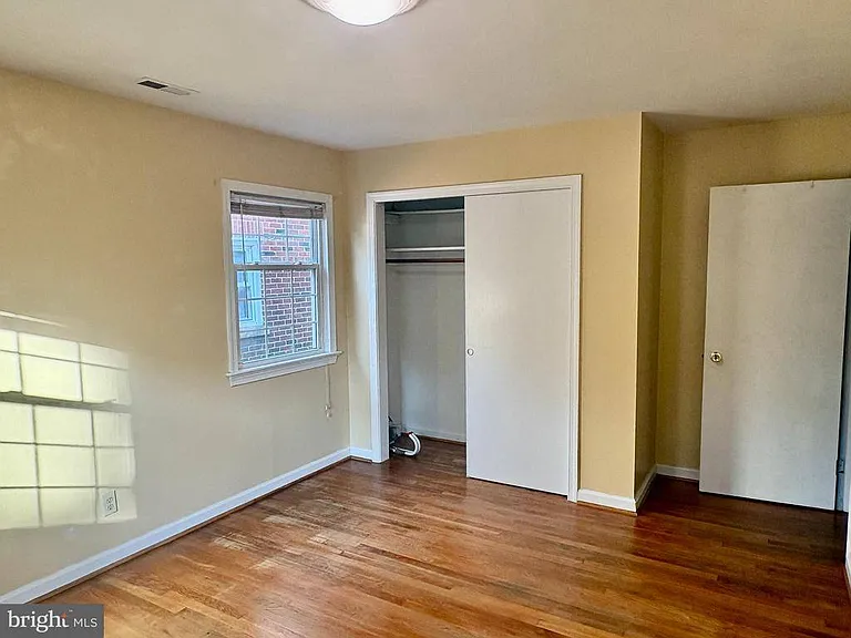 1316 Rowe St — Photo 16