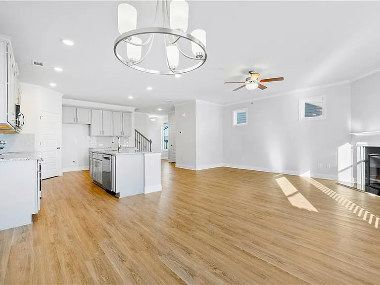 3831 Brookburn Park — Photo 3