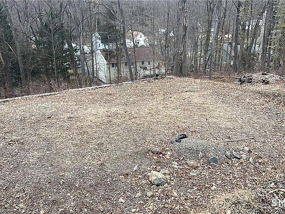 5th image of 271 Steinmann Avenue