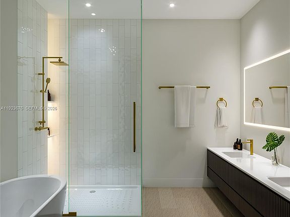 5th image of 218 SE 7th St #414