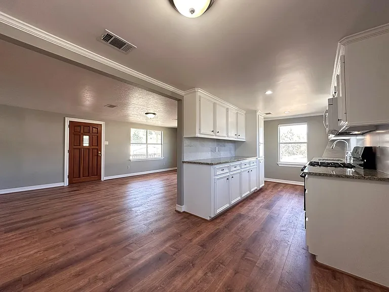 13868 Cedar Hill Dr — Photo 5