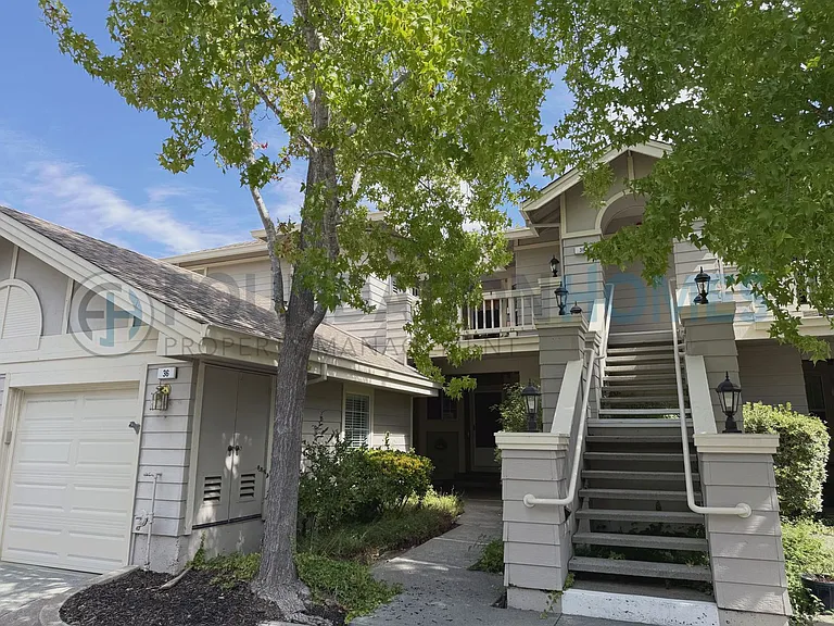 38 Bridle Path Ln — Photo 14