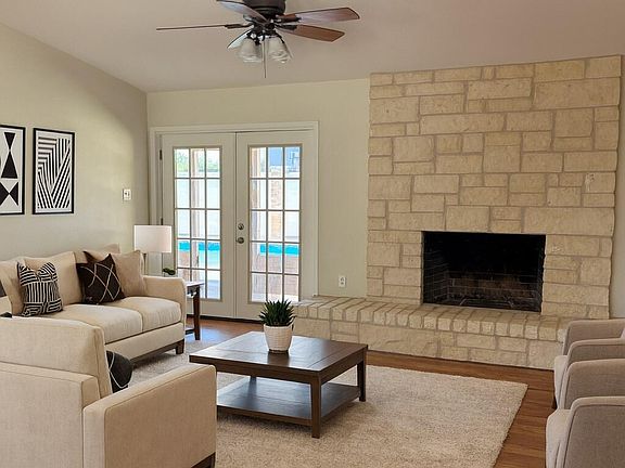 4th image of 3303 Durant Dr
