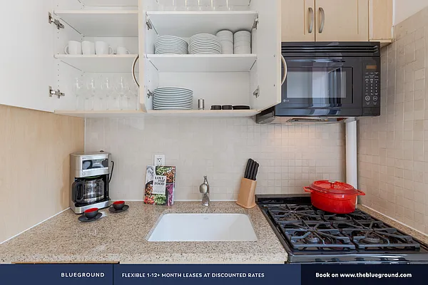 Rented by The Blueground | media 52