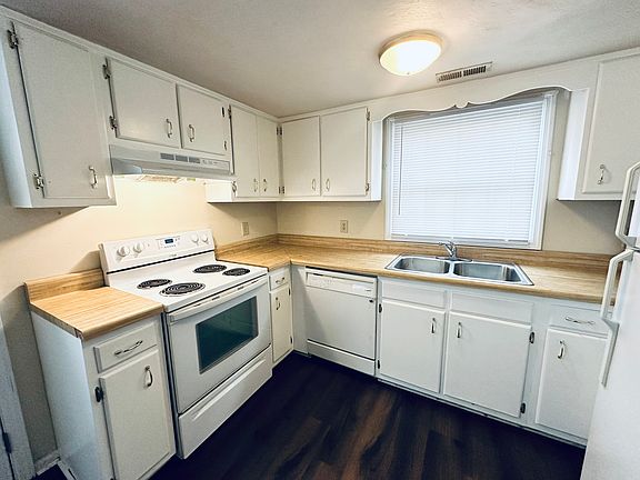 2nd image of 352 Washington St