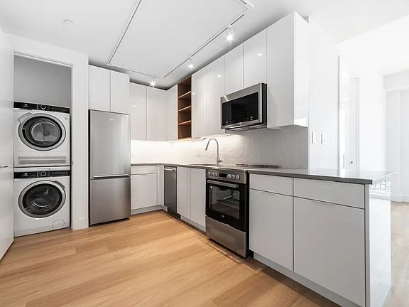 2nd image of 210 Putnam Ave APT 7