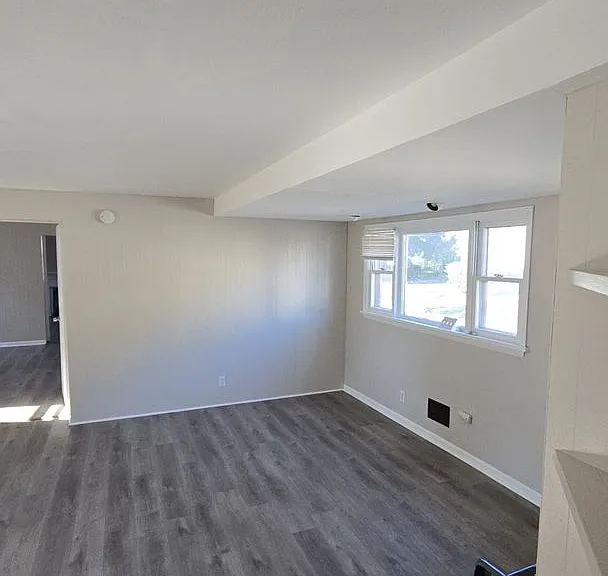 106 E North St — Photo 24