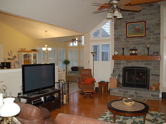 5th image of 8036 Indian Creek Dr