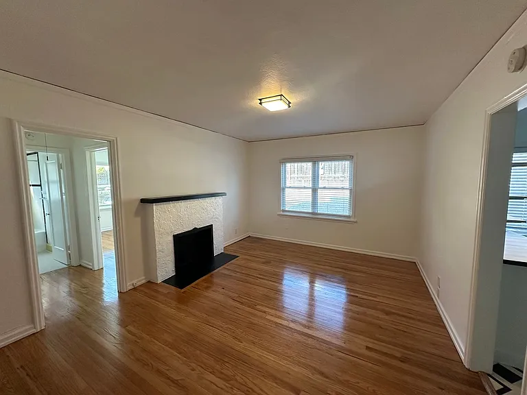 131 SE 24th Ave — Photo 4
