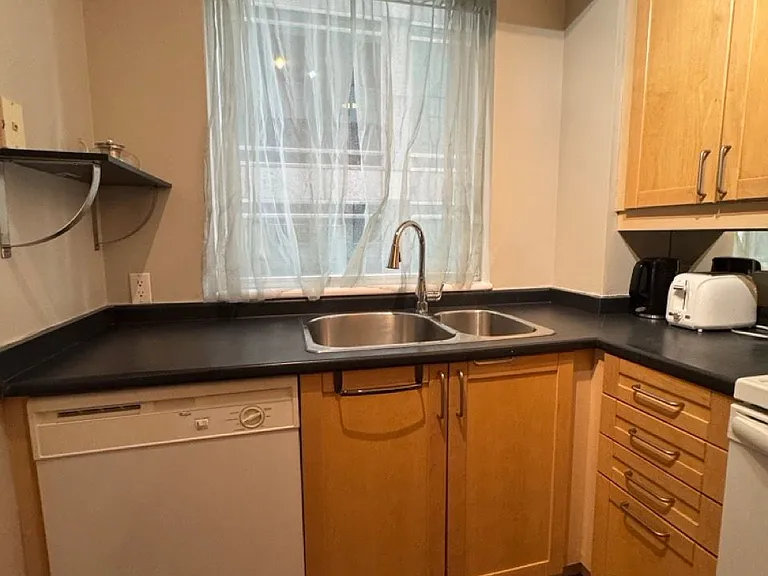 55 Bloor St E #702 — Photo 11