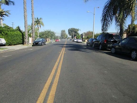Exterior Neighborhood (street photo)