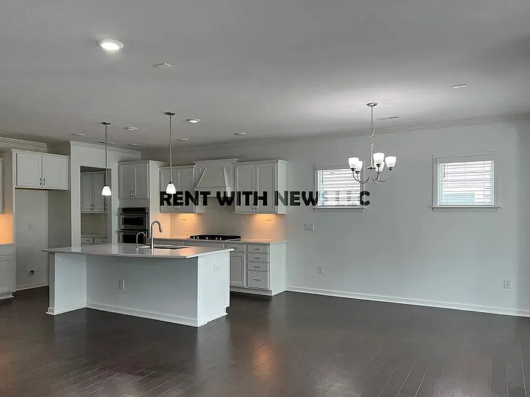 2608 Jazzy St — Photo 13