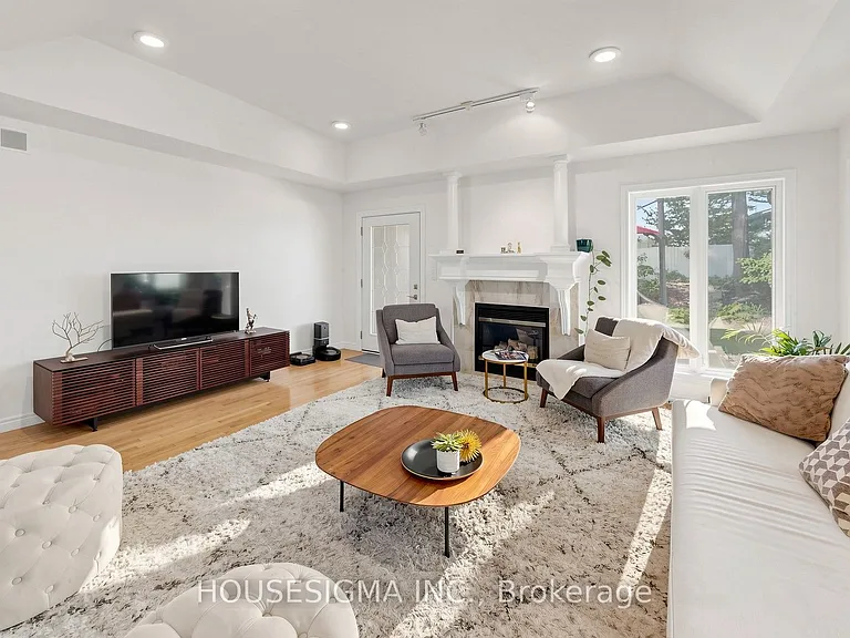 69 Holyrood Ave — Photo 4
