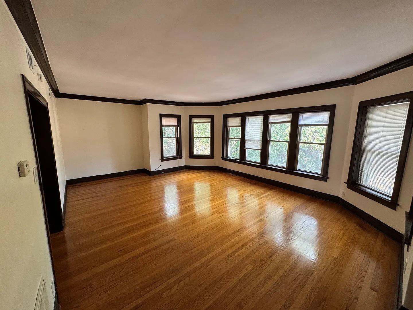 3 bed, 1.5 bath, 1500 sqft, $2,200 — Photo 4