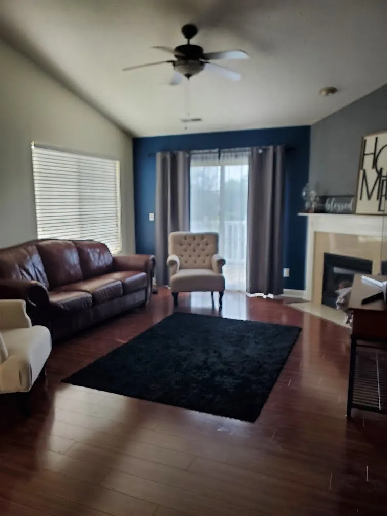 3 bed, 1800 sqft, $2,250 — Photo 2