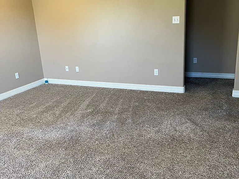419 Jordan Dr — Photo 5
