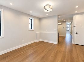 67-04 60th St, Ridgewood, NY
