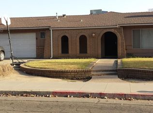 2367 Burnham St, Selma, CA 93662