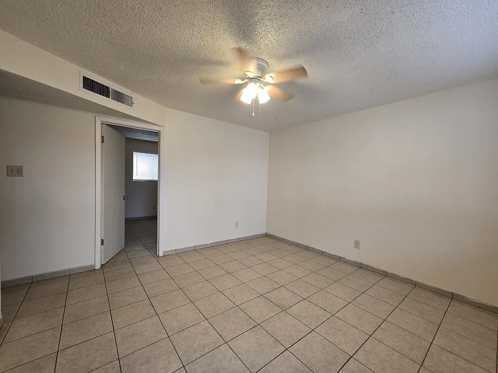 1410 Alamo St — Photo 2