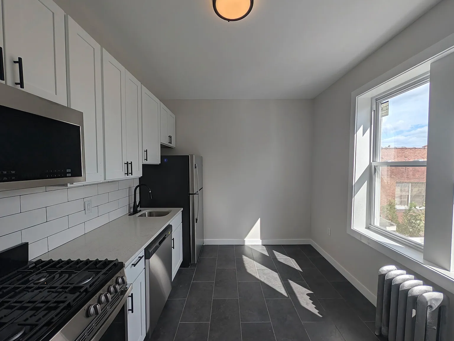 1 bed, $1,695 — Photo 2