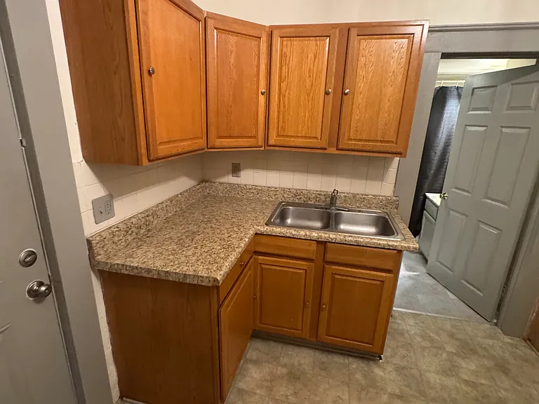 129 E Springdale Ave #1 — Photo 5