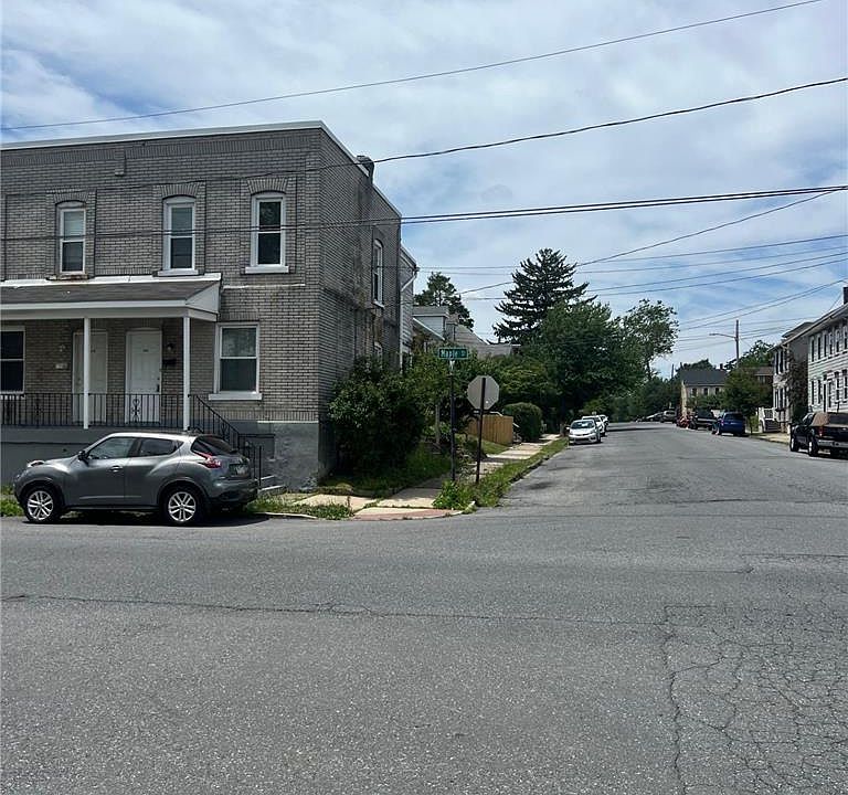 1st image of 431 Maple St