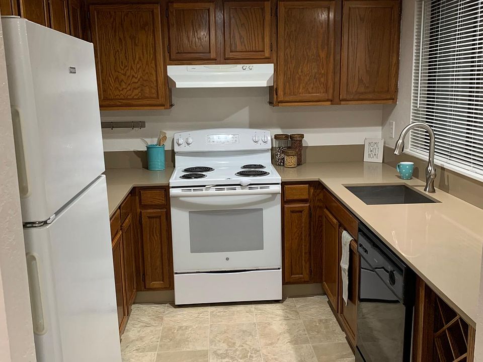1st image of 375 Bellevue Way SE #1