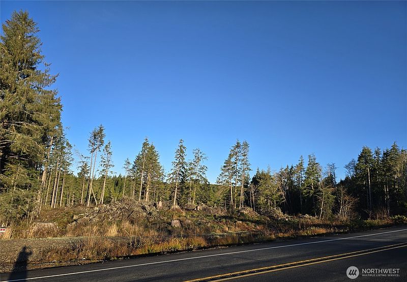 2nd image of 2753 State Route 101