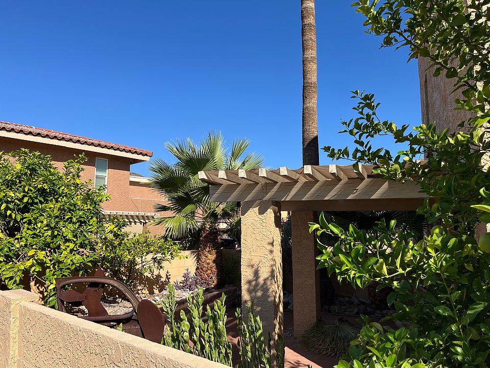 1st image of 10407 N 10th Pl Unit 3