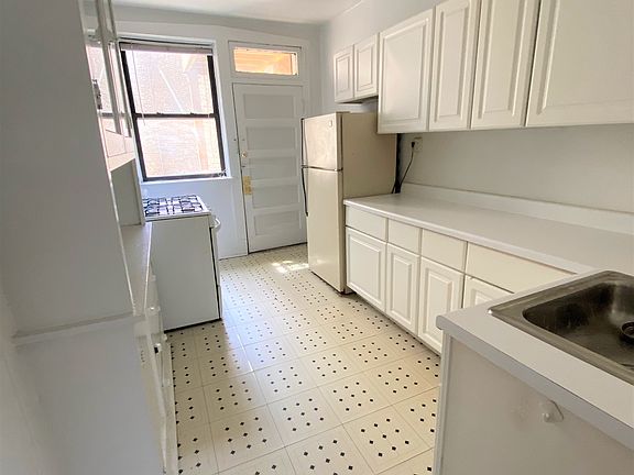 2nd image of 1857 W Berenice Ave #2
