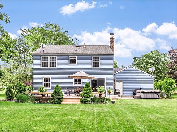 4th image of 1504 Carriage Hill Dr
