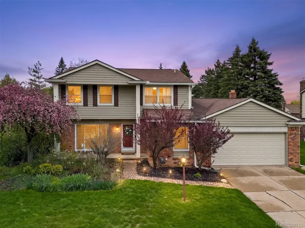 2578 Powderhorn Ridge Rd, Rochester Hills, MI 48309