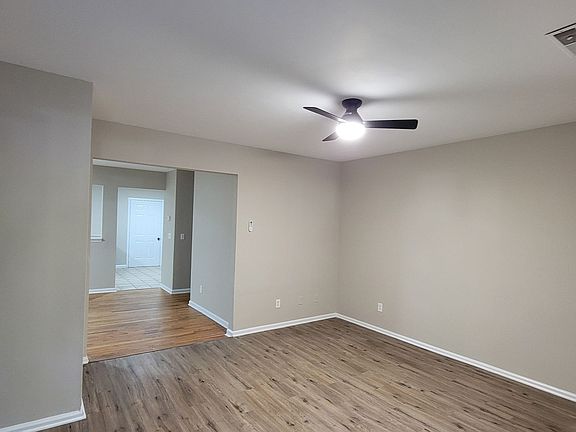 5th image of 636 Woods Dr NW
