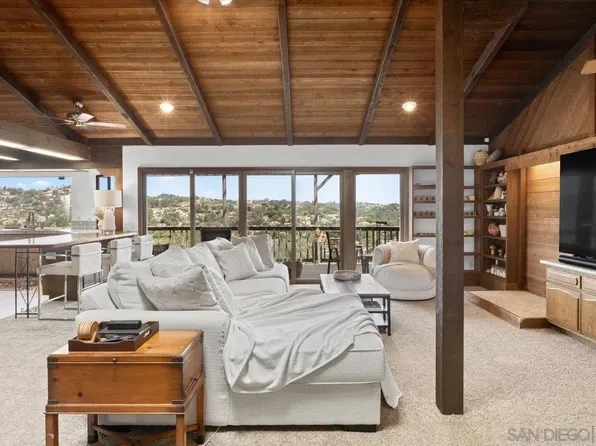 27619 High Vista Dr, Escondido, CA 92026