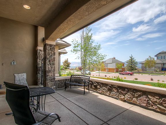 4th image of 9843 Pinedale Dr