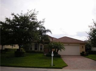 9013 One Putt Pl, Port Saint Lucie, FL 34986