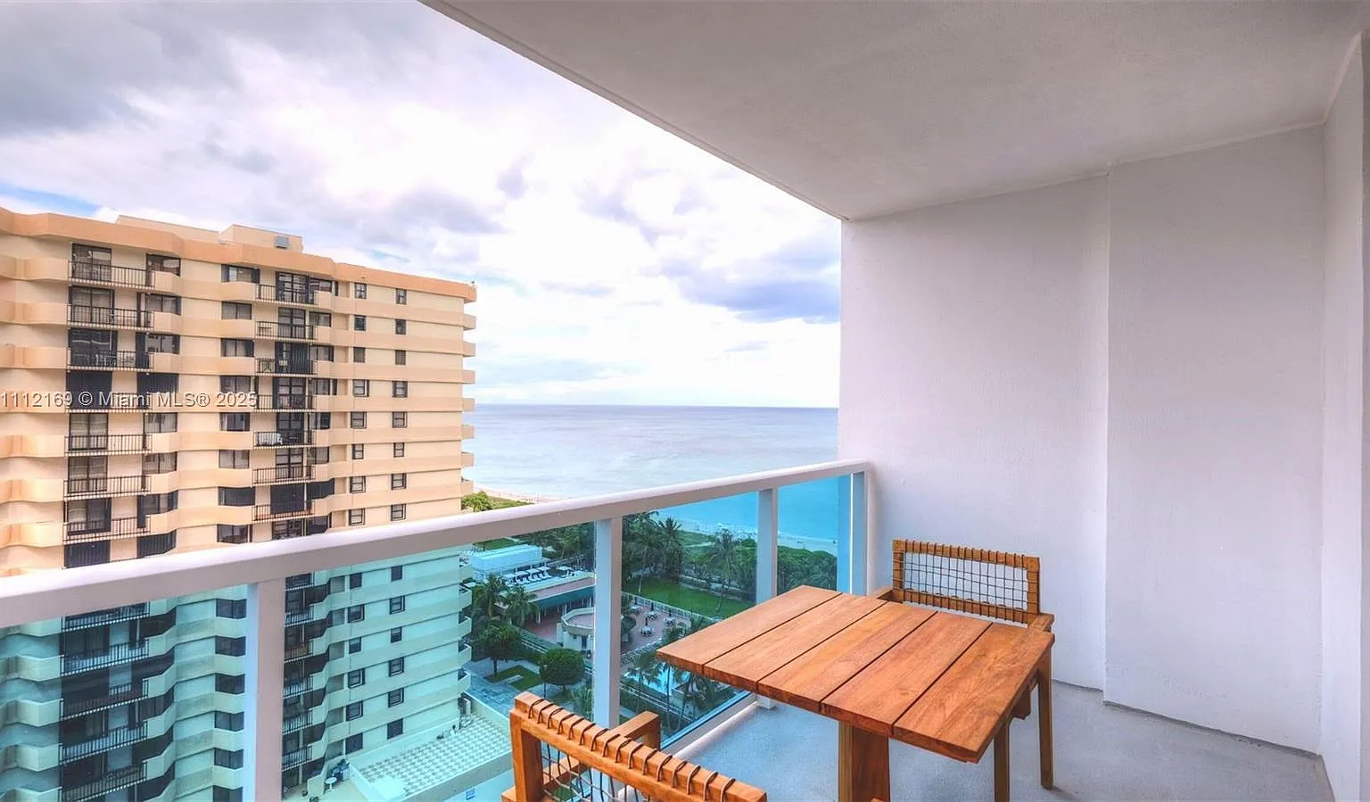 2399 Collins Avenue — Photo 2