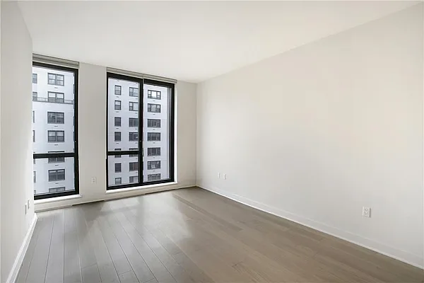 Rented by R New York | media 11