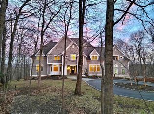 7 Kent Rd, Newtown, CT 06470