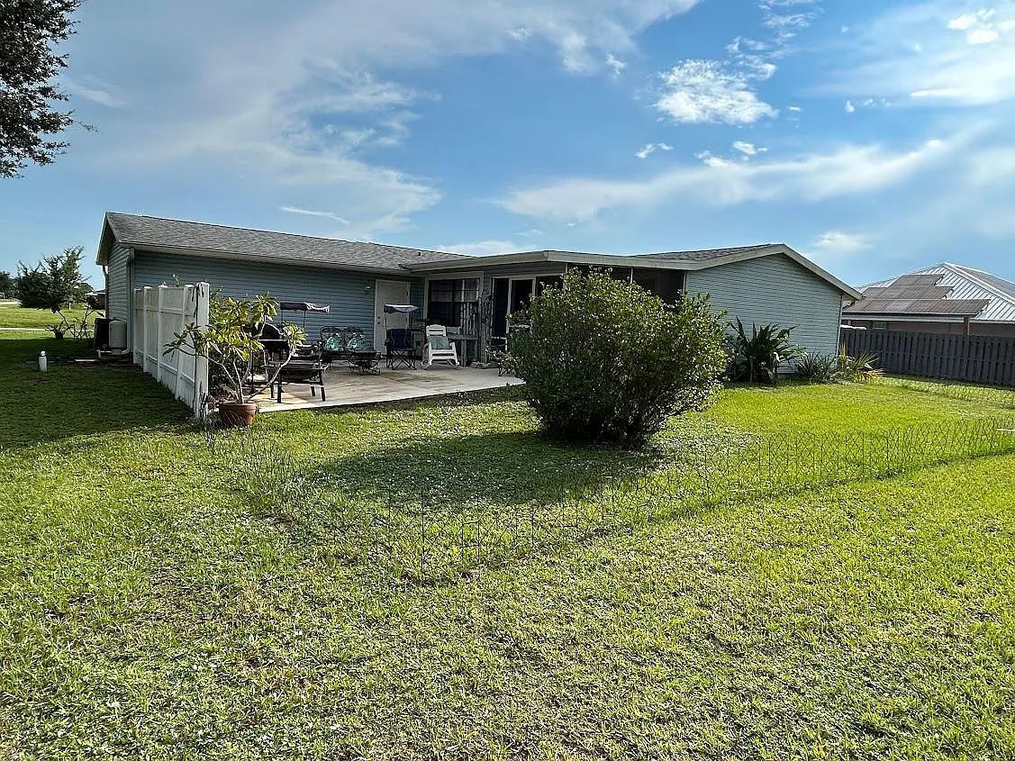 4 bed, 1908 sqft, $2,240 — Photo 3