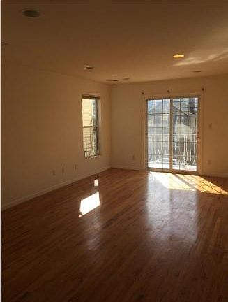 Living Room- Lots of sunlight all day!