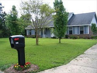 2nd image of 936 Deena Dr