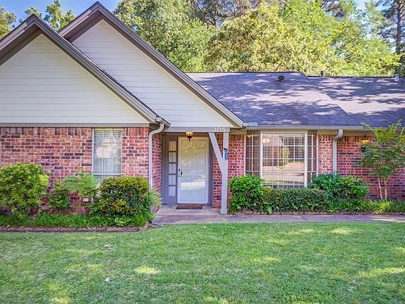5th image of 205 Trailwood Cir