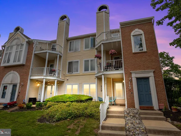 117 Pamela Ct, Levittown, PA 19057